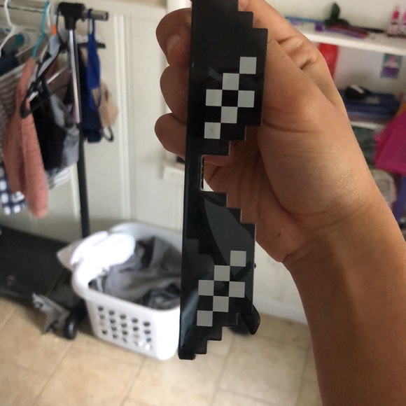 Funny glasses - Picture 2 of 2